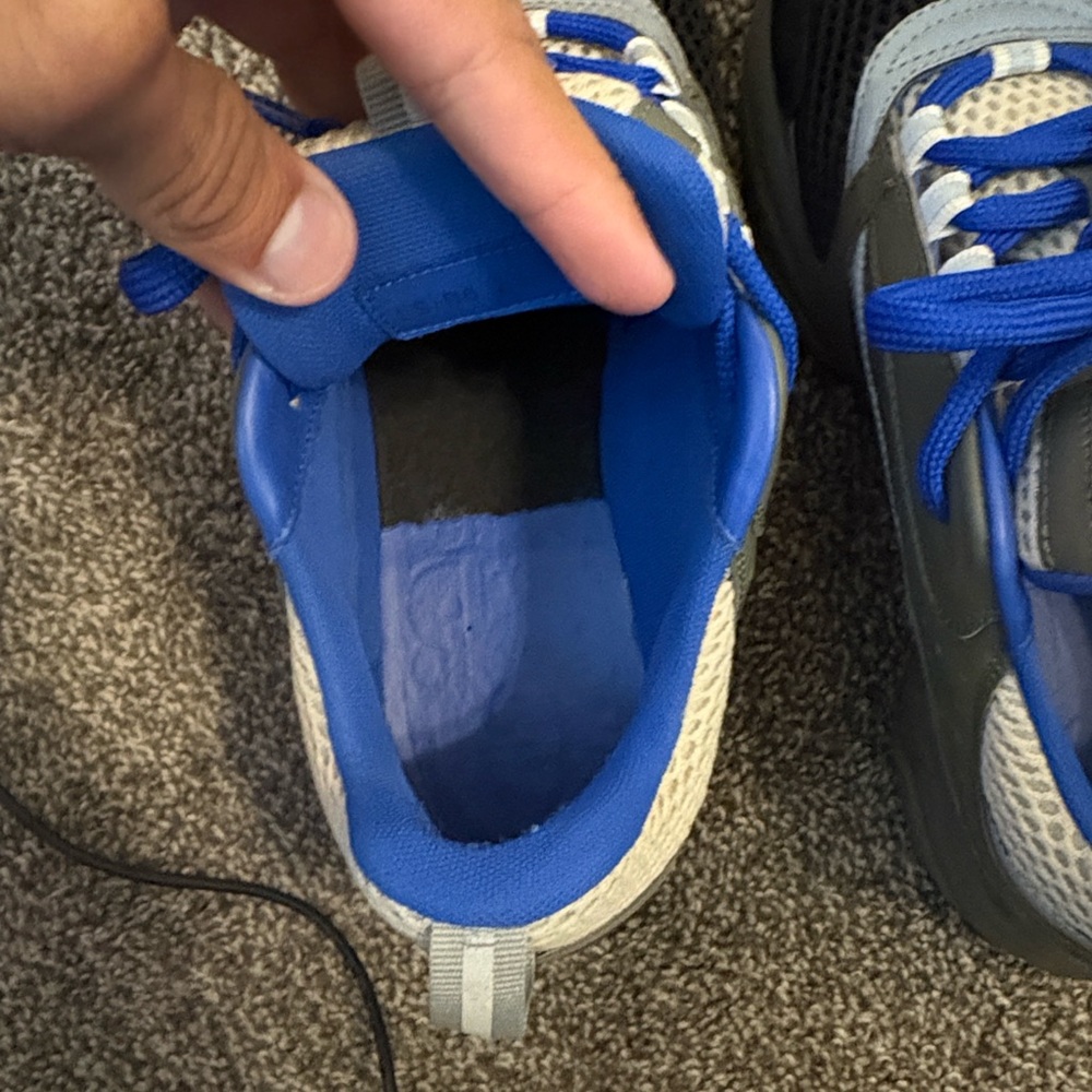 Dior B22 size 39 = size 6 us taking offers 100% Authentic serious injuries only